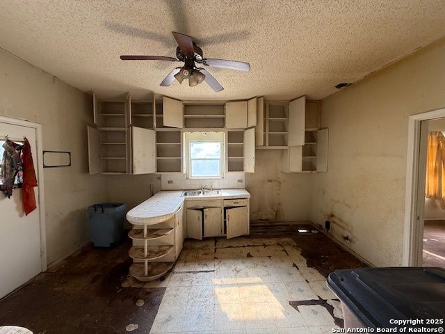 2501 Saunders, San Antonio, TX 78207