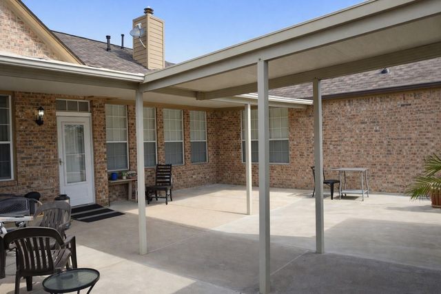 217 Plum Circle, Lake Jackson, TX 77566