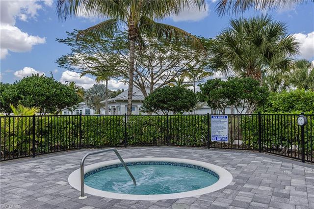 8936 Saint Lucia DR SW 101, Naples, FL 34114