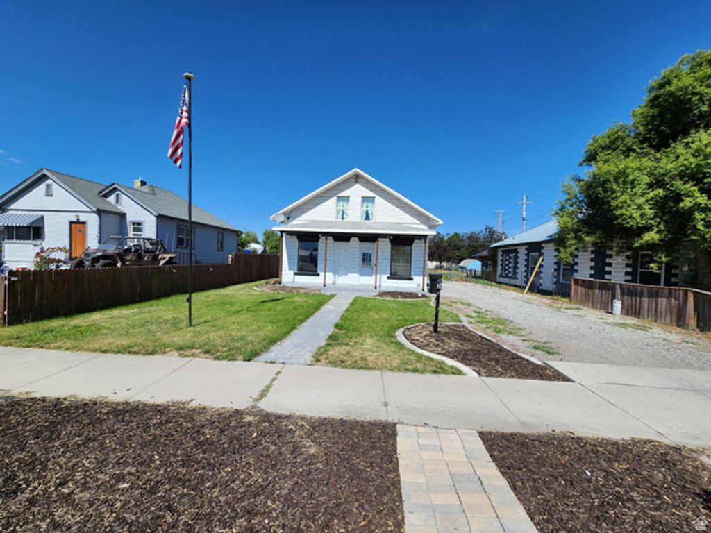 Image 2 of property listing at 320 S STATE ST, Preston, ID 83263