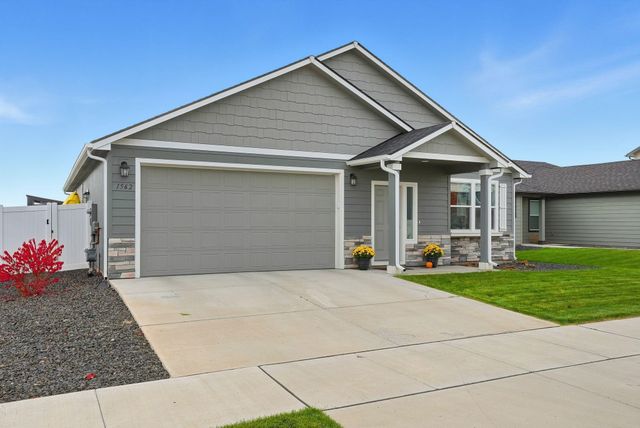 1562 E B St, Deer Park, WA 99006