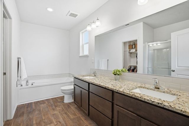 1562 E B St, Deer Park, WA 99006