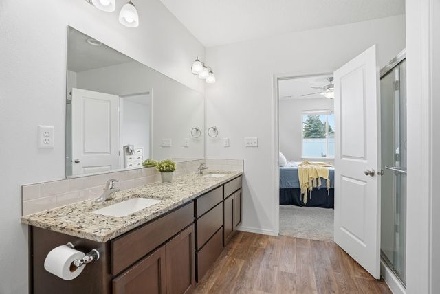 1562 E B St, Deer Park, WA 99006