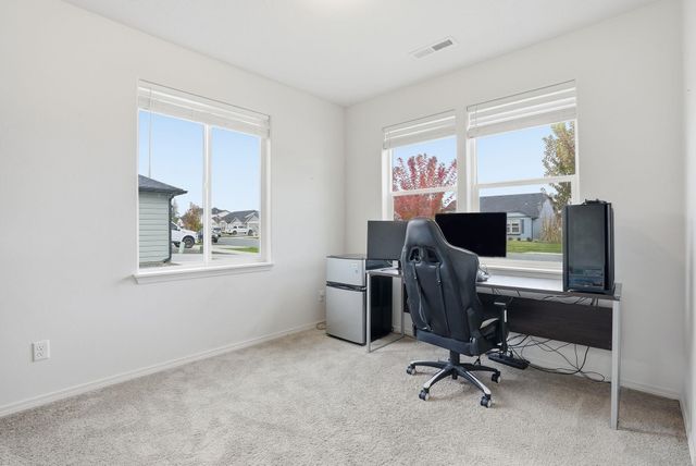 1562 E B St, Deer Park, WA 99006