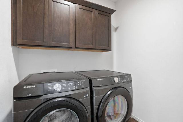 1562 E B St, Deer Park, WA 99006