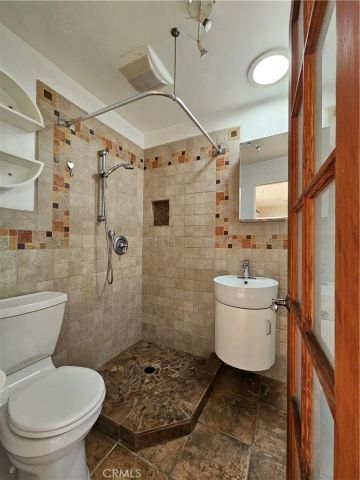 863 Omar Street, Glendale, CA 91202