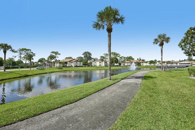5901 Whispering Pine Way C-2, Greenacres, FL 33463