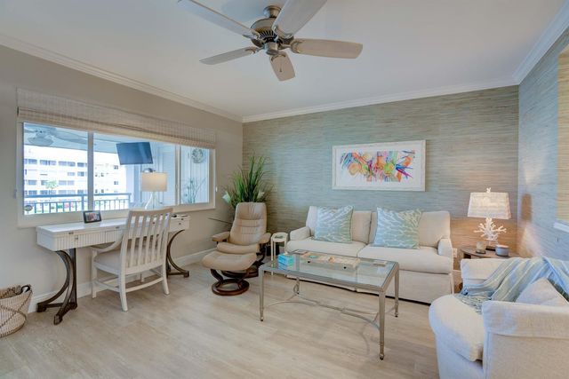 111 Shore Court 305, North Palm Beach, FL 33408