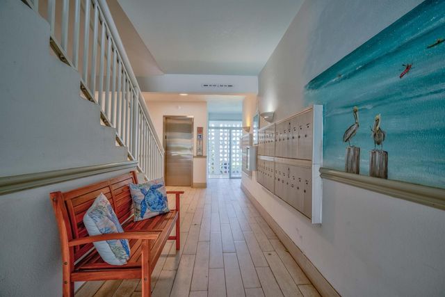 111 Shore Court 305, North Palm Beach, FL 33408
