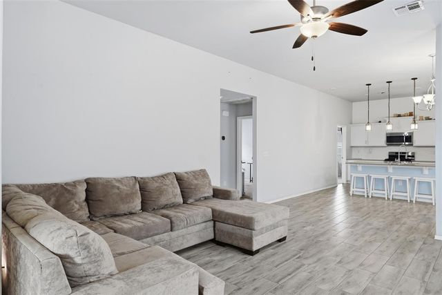 11605 SW 12th Street, Yukon, OK 73099