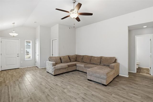 11605 SW 12th Street, Yukon, OK 73099