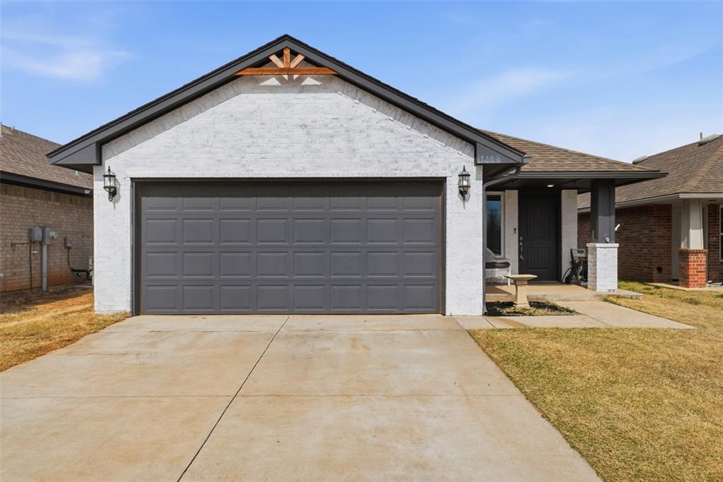 11605 SW 12th Street, Yukon, OK 73099