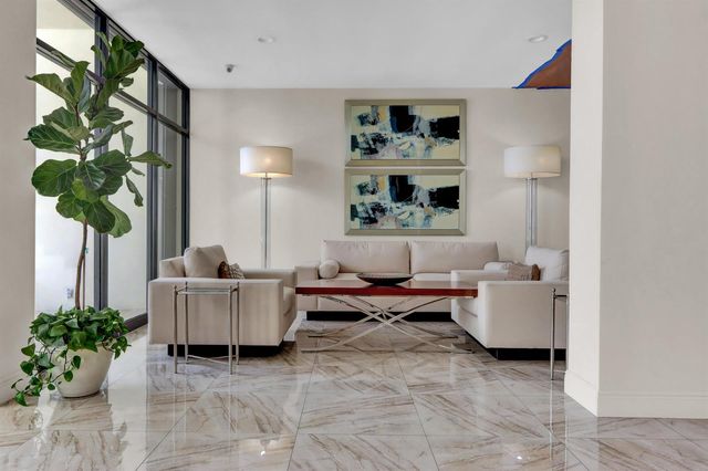 2000 Presidential Way 504, West Palm Beach, FL 33401