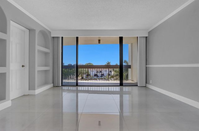 2000 Presidential Way 504, West Palm Beach, FL 33401