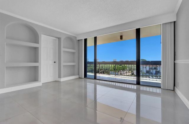 2000 Presidential Way 504, West Palm Beach, FL 33401