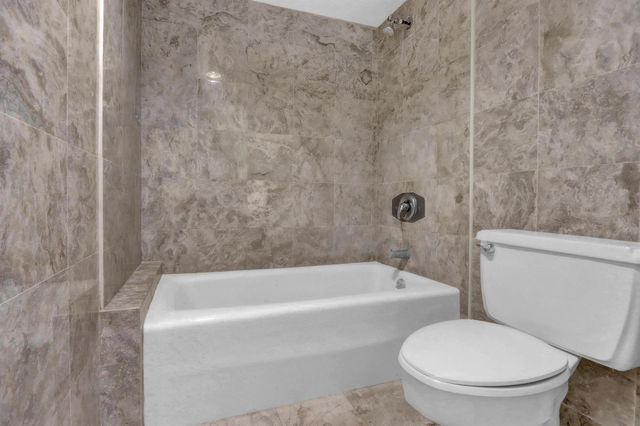 2000 Presidential Way 504, West Palm Beach, FL 33401