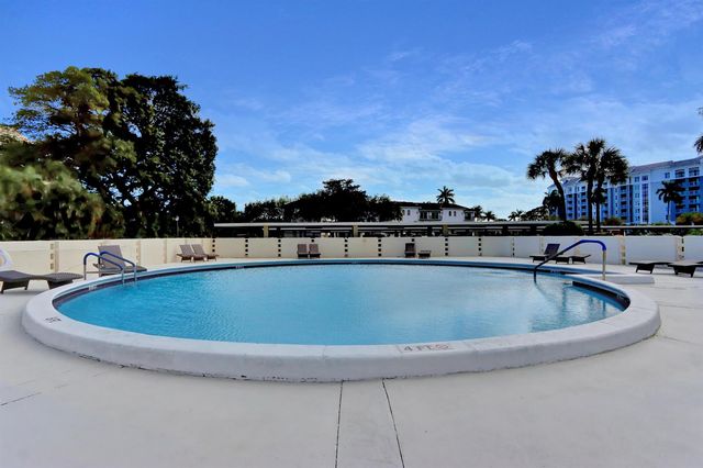 2000 Presidential Way 504, West Palm Beach, FL 33401