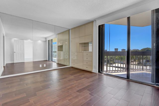 2000 Presidential Way 504, West Palm Beach, FL 33401