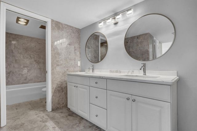 2000 Presidential Way 504, West Palm Beach, FL 33401