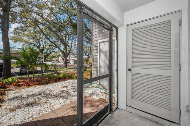 10626 LONGWOOD DRIVE 102, Seminole, FL 33777