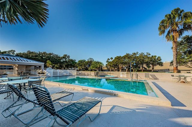 10626 LONGWOOD DRIVE 102, Seminole, FL 33777