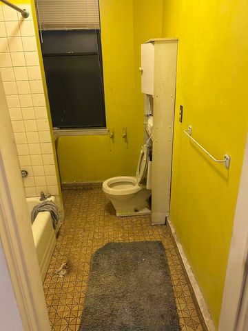 1077 W Polk Street, Chicago, IL 60607