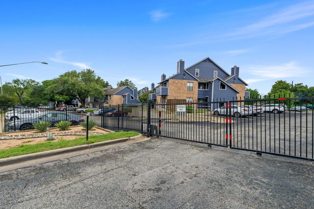 2500 Burleson RD 713, Austin, TX 78741