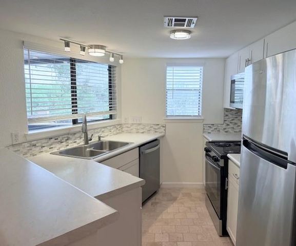 2500 Burleson RD 713, Austin, TX 78741