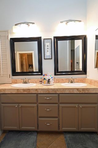 2680 Hogan Dr, Turlock, CA 95382