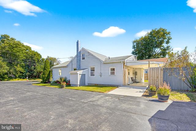1012 W ELM AVE, Hanover, PA 17331