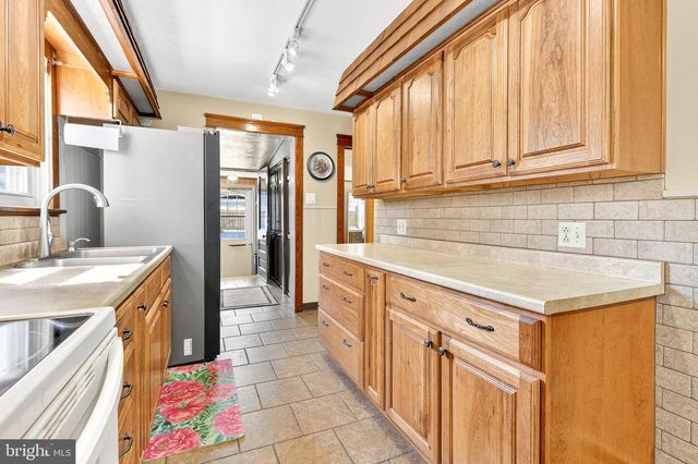 1012 W ELM AVE, Hanover, PA 17331