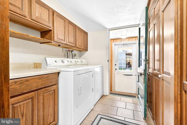 1012 W ELM AVE, Hanover, PA 17331