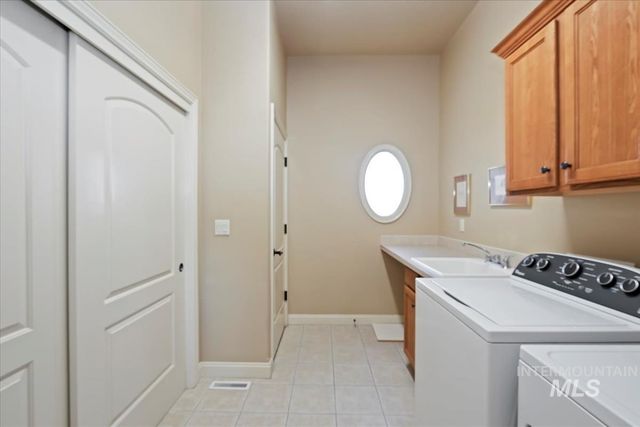 2804 S Island Dr, Nampa, ID 83686