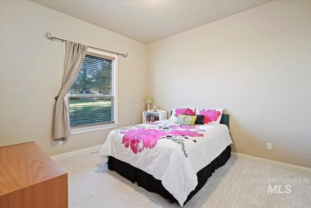 2804 S Island Dr, Nampa, ID 83686