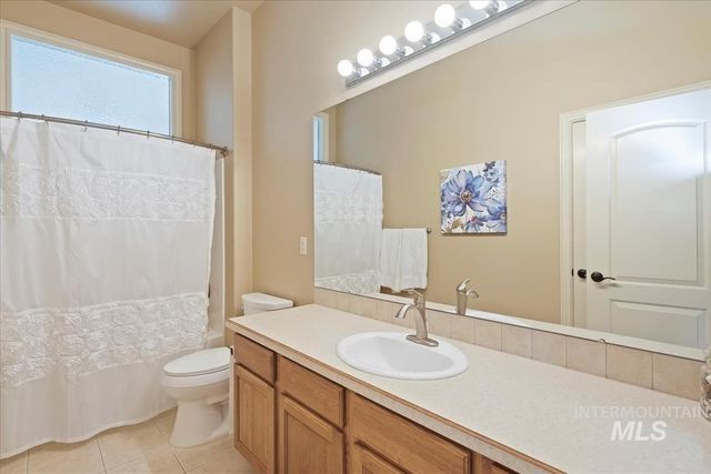 2804 S Island Dr, Nampa, ID 83686