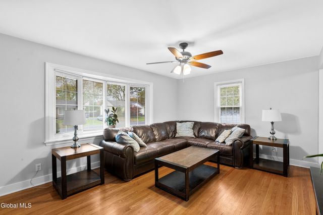 5 Oakwood Drive, Colonie, NY 12205