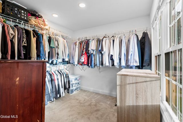 5 Oakwood Drive, Colonie, NY 12205