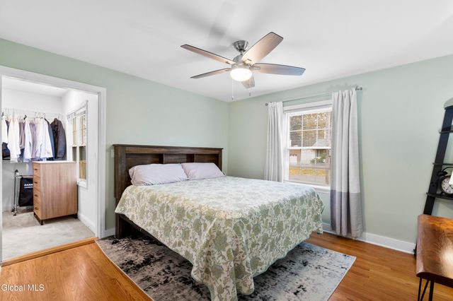 5 Oakwood Drive, Colonie, NY 12205