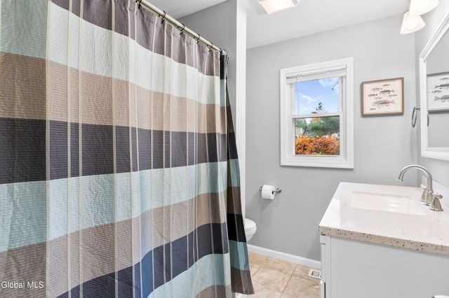 5 Oakwood Drive, Colonie, NY 12205