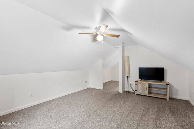 5 Oakwood Drive, Colonie, NY 12205