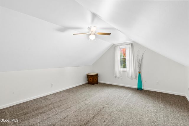 5 Oakwood Drive, Colonie, NY 12205