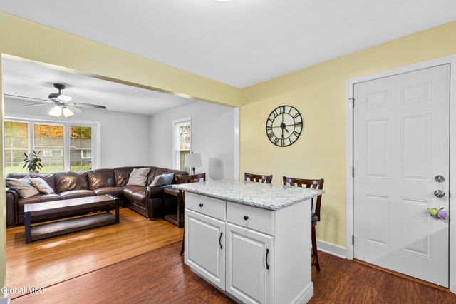 5 Oakwood Drive, Colonie, NY 12205