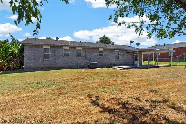 636 Angela Circle, Barling, AR 72923