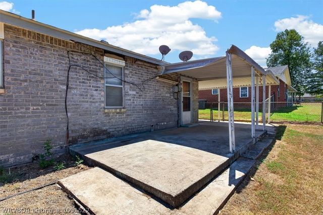 636 Angela Circle, Barling, AR 72923