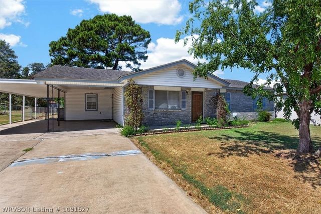 636 Angela Circle, Barling, AR 72923