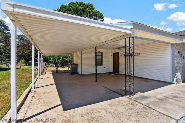 636 Angela Circle, Barling, AR 72923
