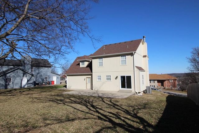 900 SW Shorthorn Drive, Grain Valley, MO 64029