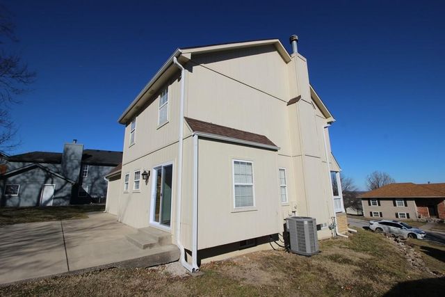 900 SW Shorthorn Drive, Grain Valley, MO 64029