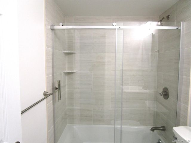 324 Post Avenue 12F, Westbury, NY 11590