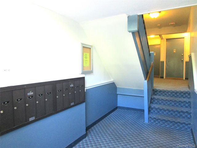 324 Post Avenue 12F, Westbury, NY 11590